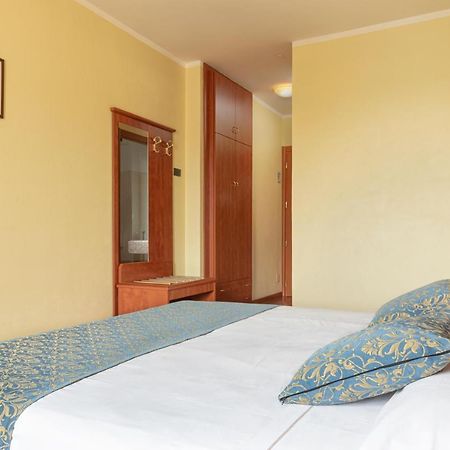 Hotel Postumia Dossobuono Kültér fotó