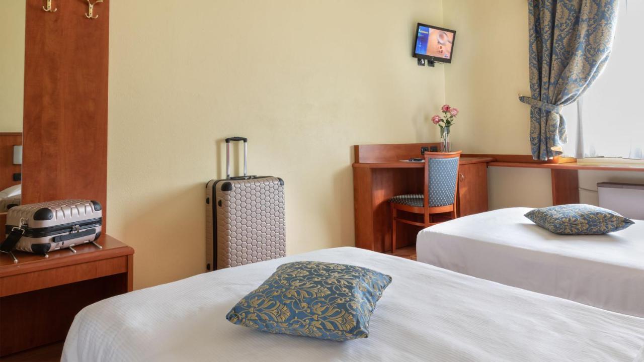 Hotel Postumia Dossobuono Kültér fotó
