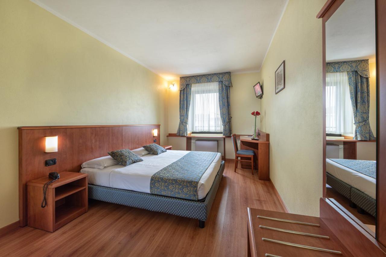 Hotel Postumia Dossobuono Kültér fotó