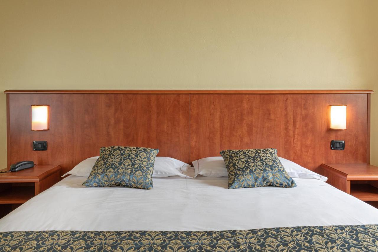 Hotel Postumia Dossobuono Kültér fotó