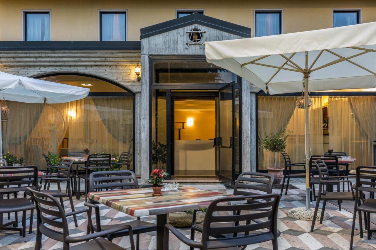 Hotel Postumia Dossobuono Kültér fotó