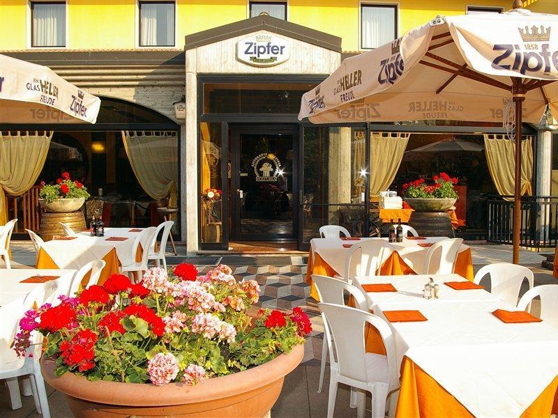 Hotel Postumia Dossobuono Kültér fotó