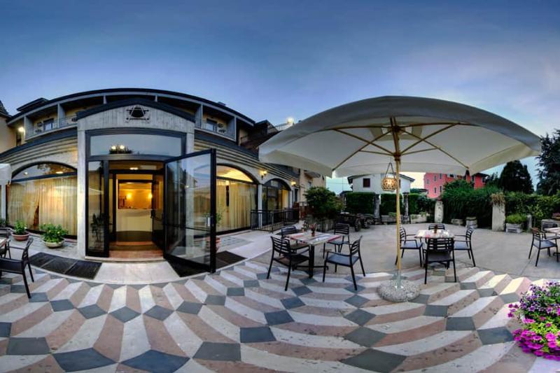 Hotel Postumia Dossobuono Kültér fotó