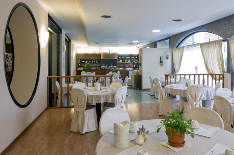 Hotel Postumia Dossobuono Kültér fotó
