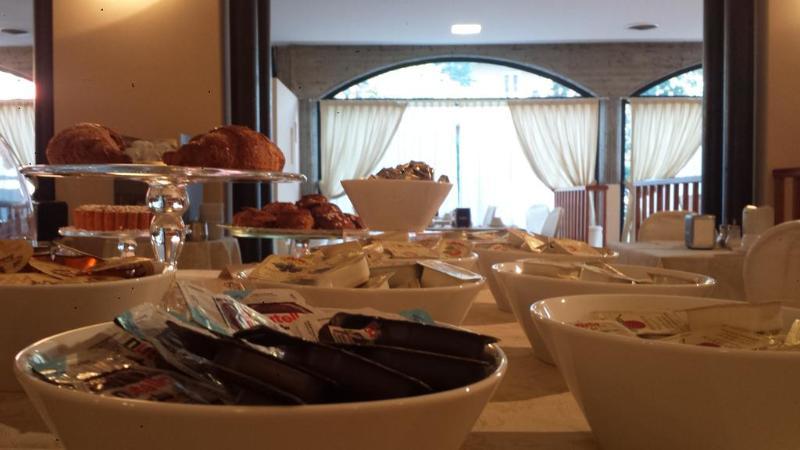 Hotel Postumia Dossobuono Kültér fotó