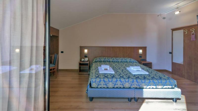 Hotel Postumia Dossobuono Kültér fotó
