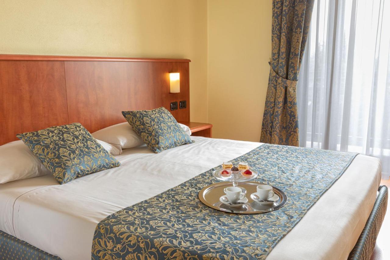Hotel Postumia Dossobuono Kültér fotó