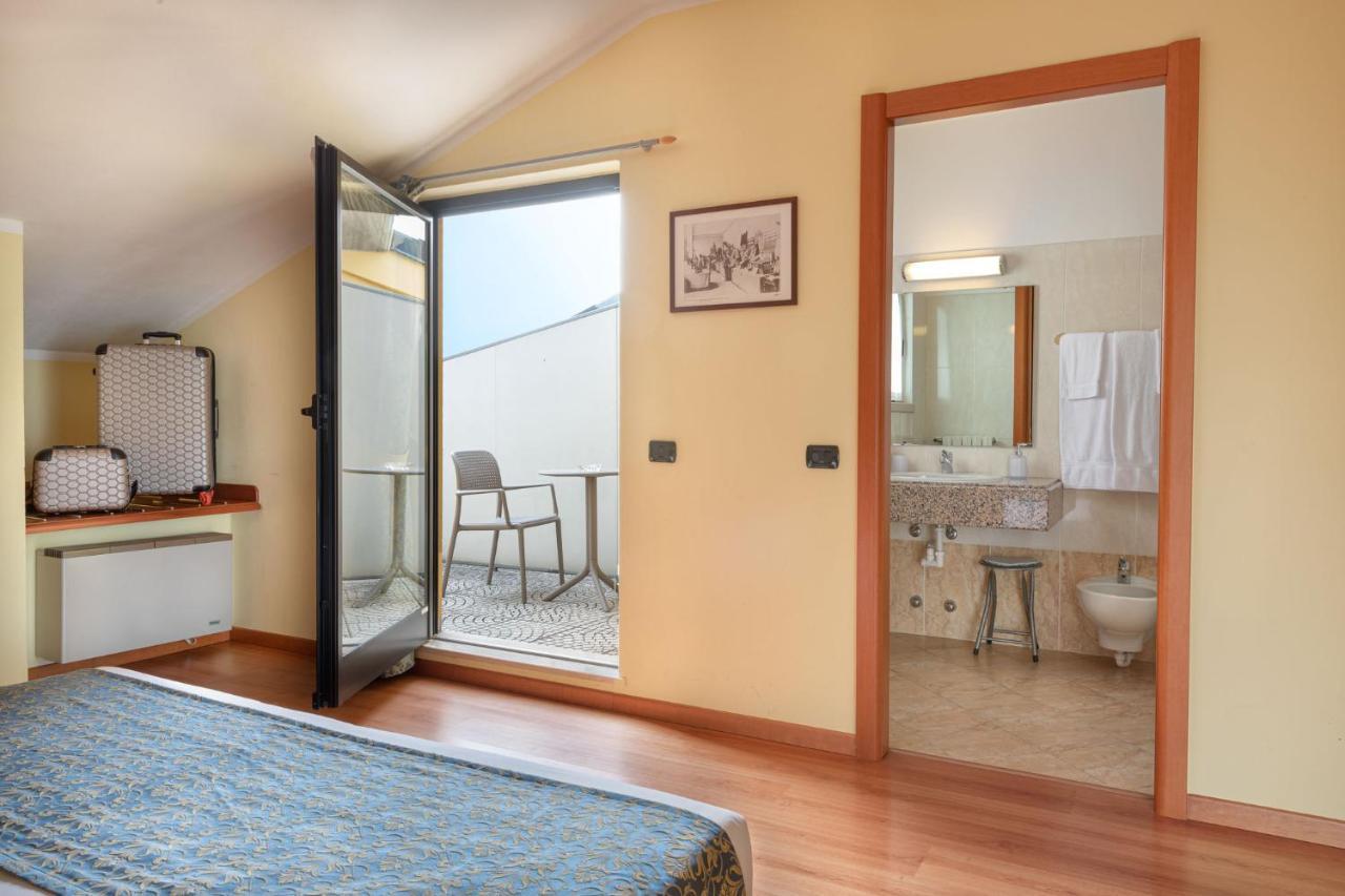 Hotel Postumia Dossobuono Kültér fotó