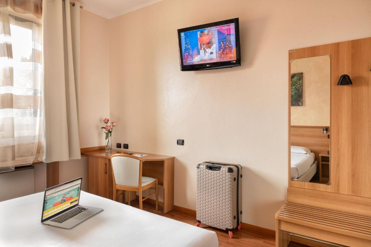 Hotel Postumia Dossobuono Kültér fotó