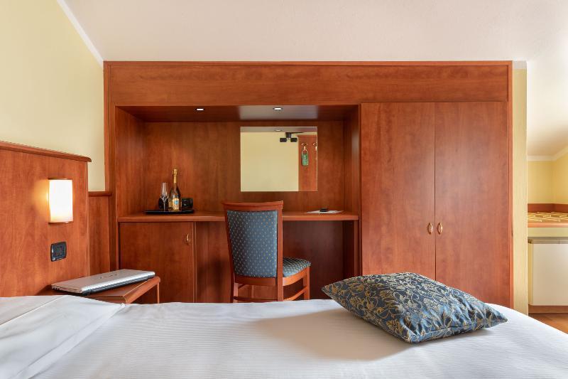 Hotel Postumia Dossobuono Kültér fotó