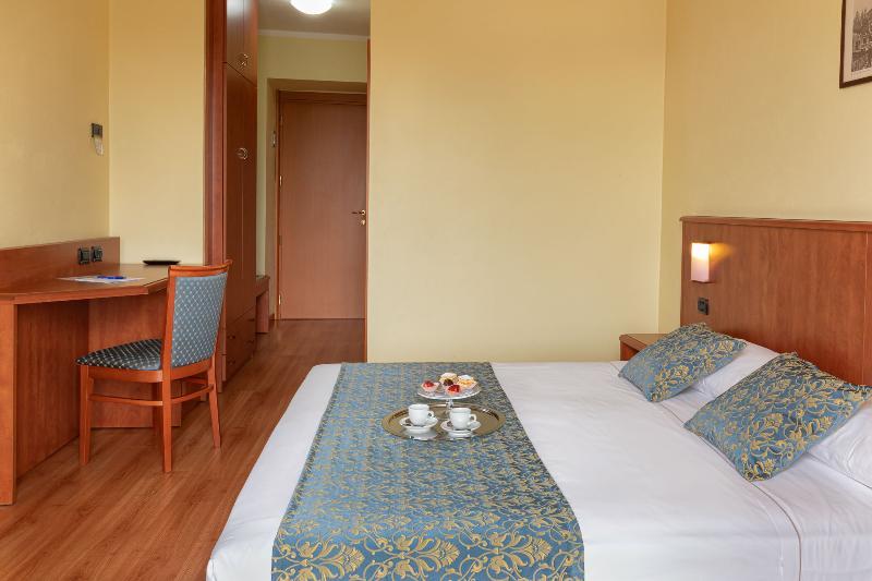 Hotel Postumia Dossobuono Kültér fotó
